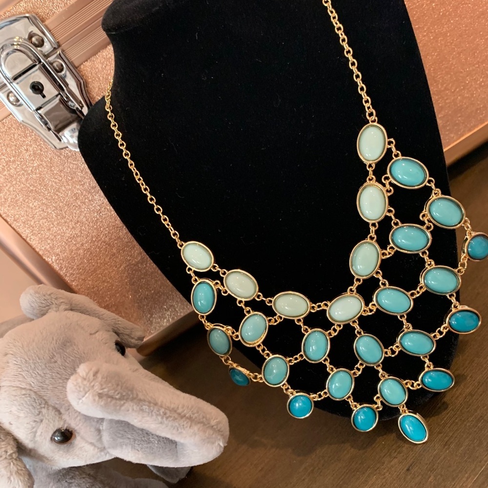 Gorgeous shades of blue statement necklace
